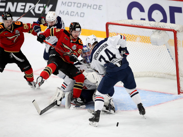 «После таких овертаймов на два года стареешь». Хартли, Шарипзянов и Толчинский после 2 матча 1/2 финала (ВИДЕО)
«После таких овертаймов на два года стареешь». Хартли, Шарипзянов и Толчинский после 2 матча 1/2 финала (ВИДЕО)