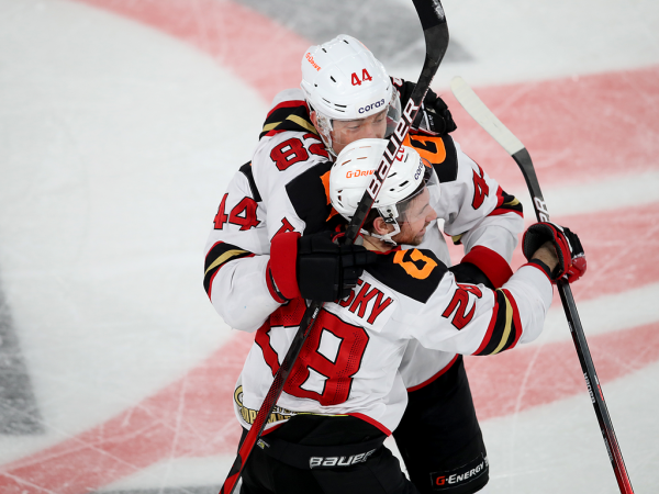 
        Ковальчук решает во втором овертайме! «Авангард» победил «Автомобилист» в четвёртом матче серии
      