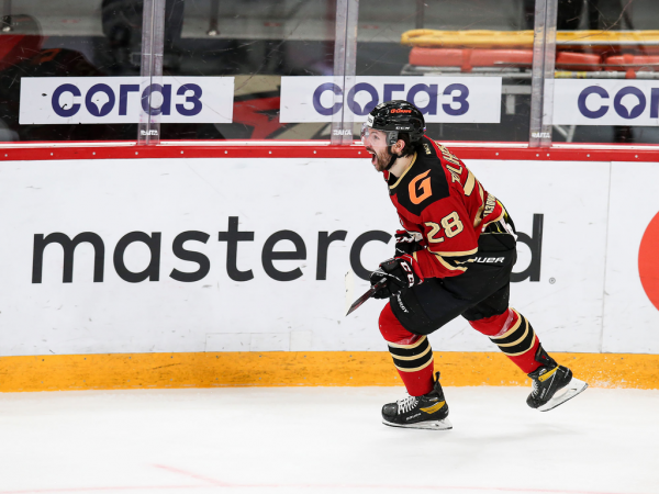 Толчинский приносит победу в овертайме! «Авангард» сравнял счёт в серии с «Магниткой»
Толчинский приносит победу в овертайме! «Авангард» сравнял счёт в серии с «Магниткой»