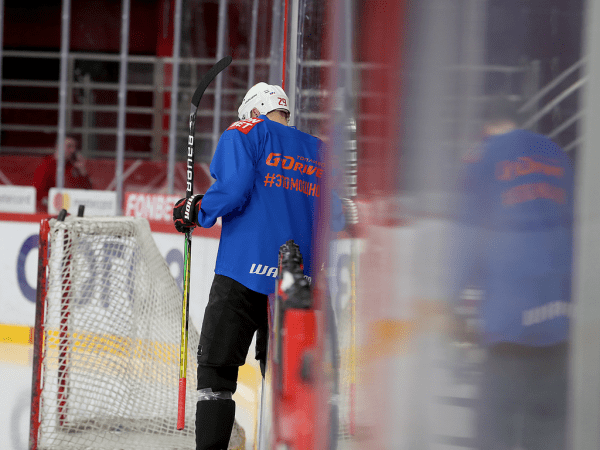 
        Заряжены на четвёртый матч | Алексей Емелин и Боб Хартли перед игрой (ВИДЕО+ФОТО)
      