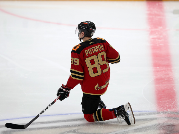 Хет-трик Найта выводит вперёд в серии! «Авангард» всухую победил «Магнитку» в пятом матче
Хет-трик Найта выводит вперёд в серии! «Авангард» всухую победил «Магнитку» в пятом матче