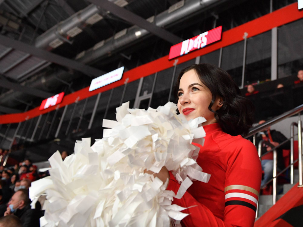 Хет-трик Найта выводит вперёд в серии! «Авангард» всухую победил «Магнитку» в пятом матче
Хет-трик Найта выводит вперёд в серии! «Авангард» всухую победил «Магнитку» в пятом матче