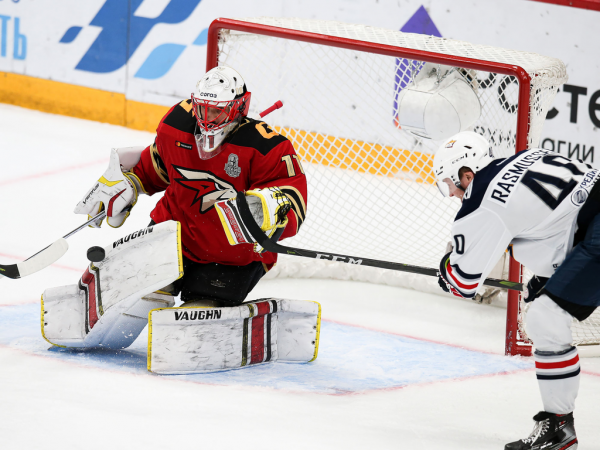 Толчинский приносит победу в овертайме! «Авангард» сравнял счёт в серии с «Магниткой»
Толчинский приносит победу в овертайме! «Авангард» сравнял счёт в серии с «Магниткой»