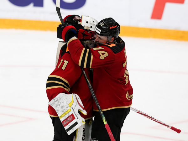 Толчинский приносит победу в овертайме! «Авангард» сравнял счёт в серии с «Магниткой»
Толчинский приносит победу в овертайме! «Авангард» сравнял счёт в серии с «Магниткой»