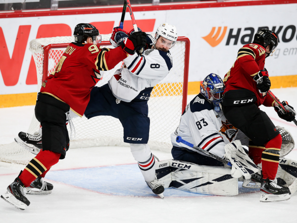 Толчинский приносит победу в овертайме! «Авангард» сравнял счёт в серии с «Магниткой»
Толчинский приносит победу в овертайме! «Авангард» сравнял счёт в серии с «Магниткой»