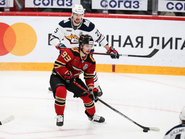 «После таких овертаймов на два года стареешь». Хартли, Шарипзянов и Толчинский после 2 матча 1/2 финала (ВИДЕО)
«После таких овертаймов на два года стареешь». Хартли, Шарипзянов и Толчинский после 2 матча 1/2 финала (ВИДЕО)