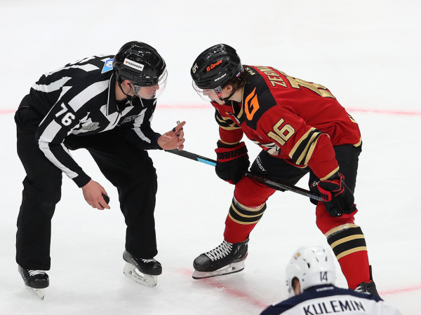 Толчинский приносит победу в овертайме! «Авангард» сравнял счёт в серии с «Магниткой»
Толчинский приносит победу в овертайме! «Авангард» сравнял счёт в серии с «Магниткой»