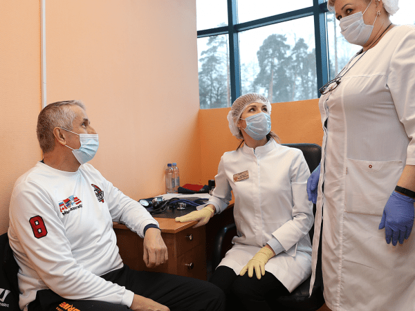 
        «Я очень рад, что была возможность получить вакцину «Спутник V» | Боб Хартли привился от COVID-19 (ВИДЕО+ФОТО)
      