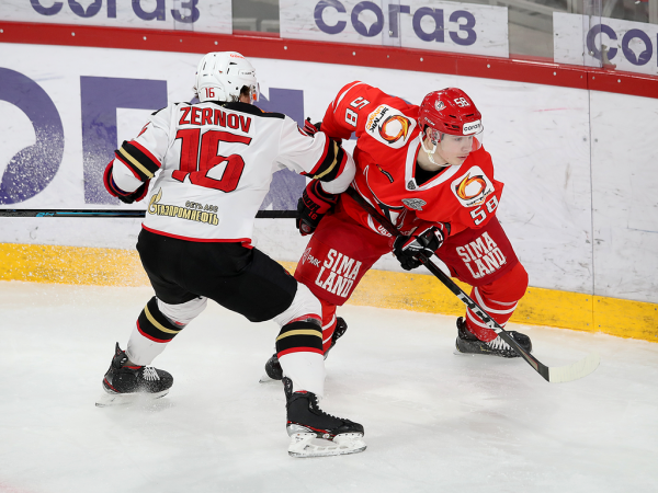 
        Решающий гол Белоусова за минуту до сирены. «Авангард» уступил «Автомобилисту» в третьем матче серии
      