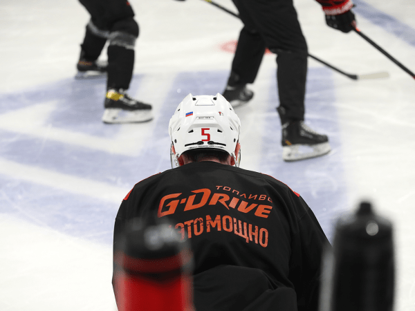 
        Бороться и проявлять характер | Алексей Емелин и Павел Дедунов перед третьей игрой серии с «Металлургом» (ВИДЕО+ФОТО)
      