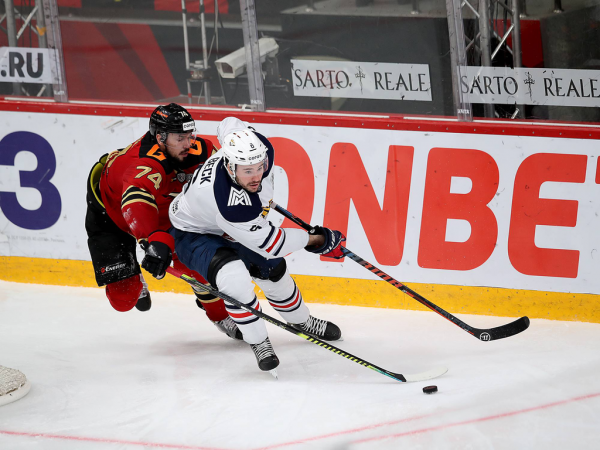 «После таких овертаймов на два года стареешь». Хартли, Шарипзянов и Толчинский после 2 матча 1/2 финала (ВИДЕО)
«После таких овертаймов на два года стареешь». Хартли, Шарипзянов и Толчинский после 2 матча 1/2 финала (ВИДЕО)