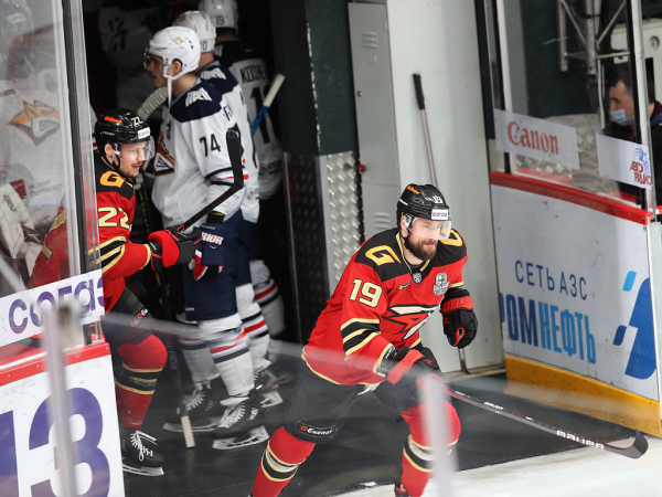 Толчинский приносит победу в овертайме! «Авангард» сравнял счёт в серии с «Магниткой»
Толчинский приносит победу в овертайме! «Авангард» сравнял счёт в серии с «Магниткой»