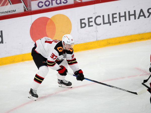 
        «У нас было много моментов, не удавалось их реализовать». Хохлачёв и Хартли после третьего матча серии с «Автомобилистом»
      