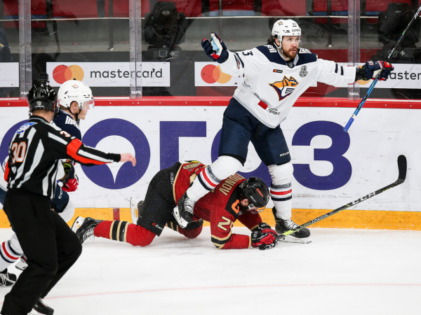 Толчинский приносит победу в овертайме! «Авангард» сравнял счёт в серии с «Магниткой»
Толчинский приносит победу в овертайме! «Авангард» сравнял счёт в серии с «Магниткой»