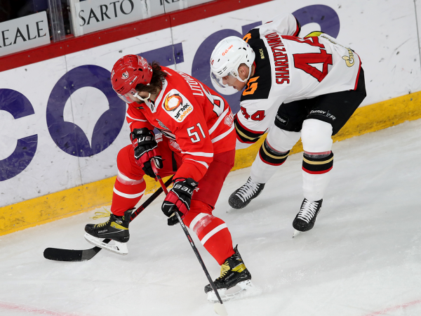 
        Ковальчук решает во втором овертайме! «Авангард» победил «Автомобилист» в четвёртом матче серии
      