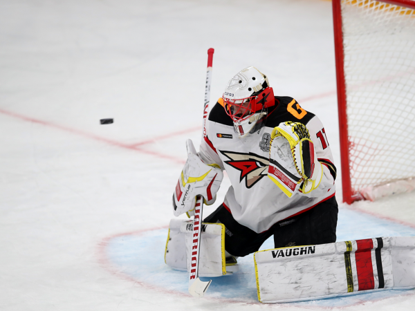 «Очень хорошо играли по системе, бились, блокировали броски». Комаров и Хартли после победы в третьем матче серии с «Металлургом»
«Очень хорошо играли по системе, бились, блокировали броски». Комаров и Хартли после победы в третьем матче серии с «Металлургом»