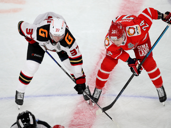 
        Ковальчук решает во втором овертайме! «Авангард» победил «Автомобилист» в четвёртом матче серии
      