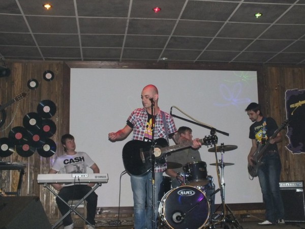 "Это был опыт в предынфарктном состоянии". Алексей Царёв о творчестве и переезде из Омска "Это был опыт в предынфарктном состоянии". Алексей Царёв о творчестве и переезде из Омска