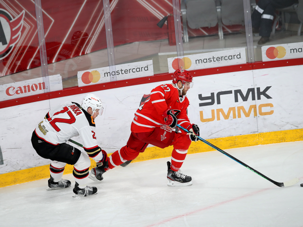 
        Ковальчук решает во втором овертайме! «Авангард» победил «Автомобилист» в четвёртом матче серии
      