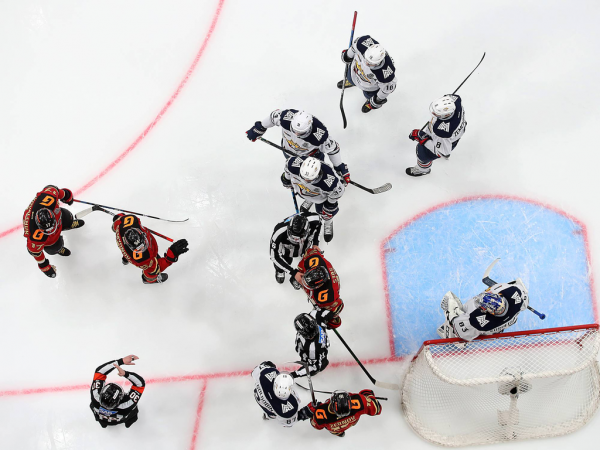 Толчинский приносит победу в овертайме! «Авангард» сравнял счёт в серии с «Магниткой»
Толчинский приносит победу в овертайме! «Авангард» сравнял счёт в серии с «Магниткой»