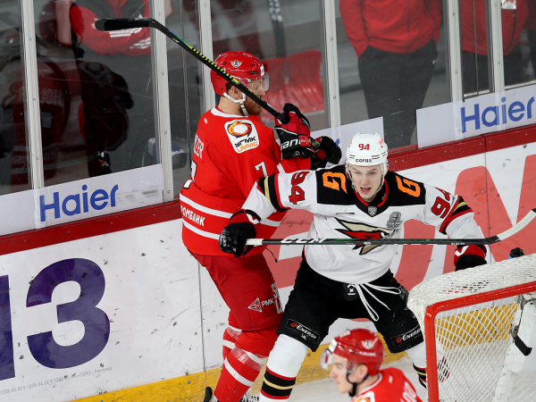 
        Ковальчук решает во втором овертайме! «Авангард» победил «Автомобилист» в четвёртом матче серии
      