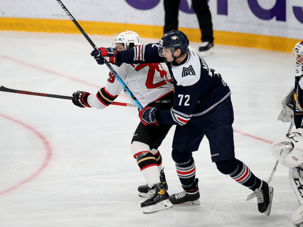 «Очень хорошо играли по системе, бились, блокировали броски». Комаров и Хартли после победы в третьем матче серии с «Металлургом»
«Очень хорошо играли по системе, бились, блокировали броски». Комаров и Хартли после победы в третьем матче серии с «Металлургом»