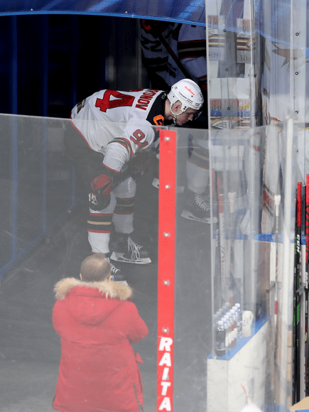 «Очень хорошо играли по системе, бились, блокировали броски». Комаров и Хартли после победы в третьем матче серии с «Металлургом»
«Очень хорошо играли по системе, бились, блокировали броски». Комаров и Хартли после победы в третьем матче серии с «Металлургом»