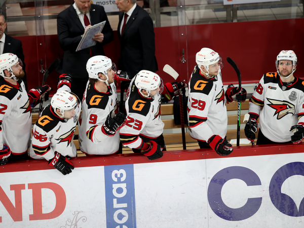 
        Решающий гол Белоусова за минуту до сирены. «Авангард» уступил «Автомобилисту» в третьем матче серии
      