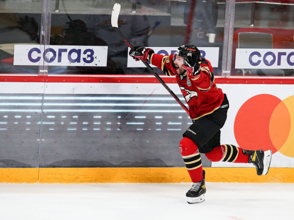 «После таких овертаймов на два года стареешь». Хартли, Шарипзянов и Толчинский после 2 матча 1/2 финала (ВИДЕО)
«После таких овертаймов на два года стареешь». Хартли, Шарипзянов и Толчинский после 2 матча 1/2 финала (ВИДЕО)