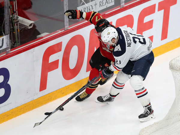 Хет-трик Найта выводит вперёд в серии! «Авангард» всухую победил «Магнитку» в пятом матче
Хет-трик Найта выводит вперёд в серии! «Авангард» всухую победил «Магнитку» в пятом матче