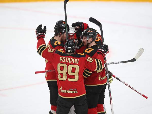 Толчинский приносит победу в овертайме! «Авангард» сравнял счёт в серии с «Магниткой»
Толчинский приносит победу в овертайме! «Авангард» сравнял счёт в серии с «Магниткой»