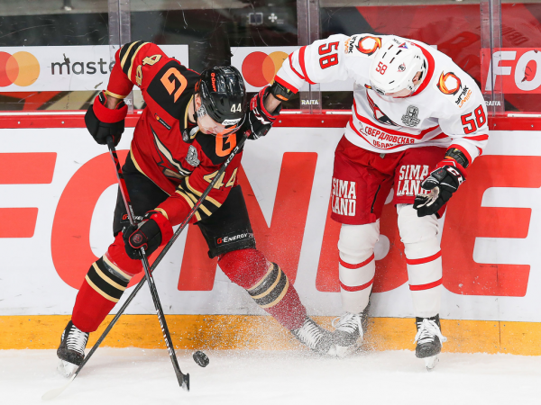 
        Прошли первый раунд плей-офф! «Авангард» победил «Автомобилист» в пятом матче серии
      