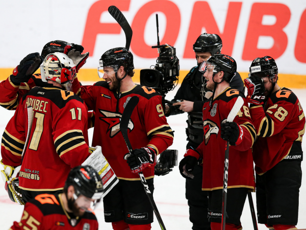 «После таких овертаймов на два года стареешь». Хартли, Шарипзянов и Толчинский после 2 матча 1/2 финала (ВИДЕО)
«После таких овертаймов на два года стареешь». Хартли, Шарипзянов и Толчинский после 2 матча 1/2 финала (ВИДЕО)