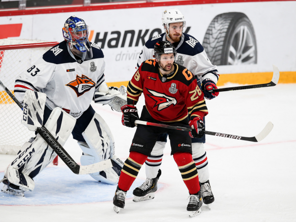 Толчинский приносит победу в овертайме! «Авангард» сравнял счёт в серии с «Магниткой»
Толчинский приносит победу в овертайме! «Авангард» сравнял счёт в серии с «Магниткой»