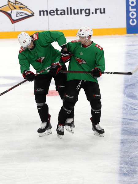 
        Бороться и проявлять характер | Алексей Емелин и Павел Дедунов перед третьей игрой серии с «Металлургом» (ВИДЕО+ФОТО)
      