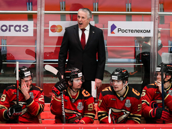 Толчинский приносит победу в овертайме! «Авангард» сравнял счёт в серии с «Магниткой»
Толчинский приносит победу в овертайме! «Авангард» сравнял счёт в серии с «Магниткой»