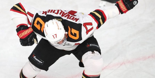 Дубль Ковальчука принёс "Авангарду" третью победу в серии с "Автомобилистом"