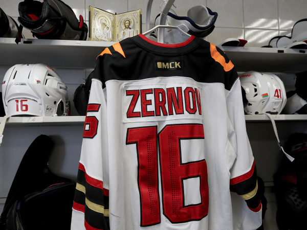 
        Ковальчук решает во втором овертайме! «Авангард» победил «Автомобилист» в четвёртом матче серии
      