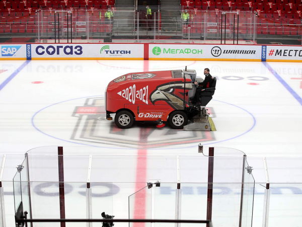 Хет-трик Найта выводит вперёд в серии! «Авангард» всухую победил «Магнитку» в пятом матче
Хет-трик Найта выводит вперёд в серии! «Авангард» всухую победил «Магнитку» в пятом матче