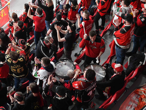 Хет-трик Найта выводит вперёд в серии! «Авангард» всухую победил «Магнитку» в пятом матче
Хет-трик Найта выводит вперёд в серии! «Авангард» всухую победил «Магнитку» в пятом матче