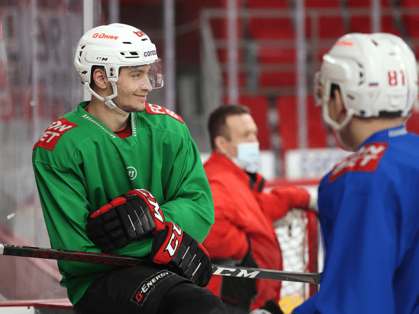 
        Заряжены на четвёртый матч | Алексей Емелин и Боб Хартли перед игрой (ВИДЕО+ФОТО)
      