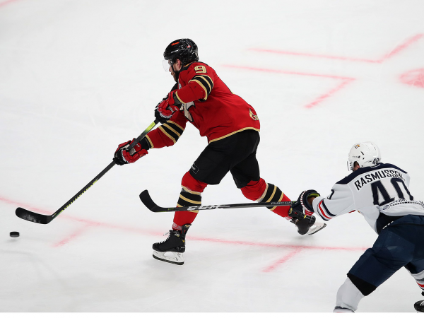 Хет-трик Найта выводит вперёд в серии! «Авангард» всухую победил «Магнитку» в пятом матче
Хет-трик Найта выводит вперёд в серии! «Авангард» всухую победил «Магнитку» в пятом матче