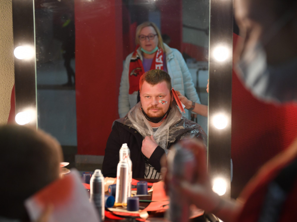 Хет-трик Найта выводит вперёд в серии! «Авангард» всухую победил «Магнитку» в пятом матче
Хет-трик Найта выводит вперёд в серии! «Авангард» всухую победил «Магнитку» в пятом матче