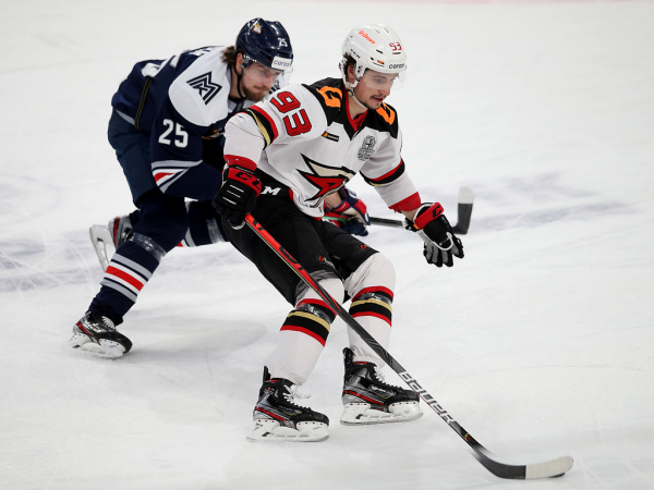 «Очень хорошо играли по системе, бились, блокировали броски». Комаров и Хартли после победы в третьем матче серии с «Металлургом»
«Очень хорошо играли по системе, бились, блокировали броски». Комаров и Хартли после победы в третьем матче серии с «Металлургом»