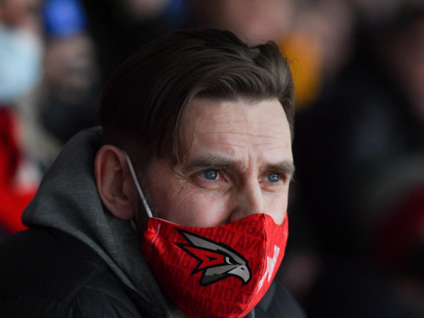 Хет-трик Найта выводит вперёд в серии! «Авангард» всухую победил «Магнитку» в пятом матче
Хет-трик Найта выводит вперёд в серии! «Авангард» всухую победил «Магнитку» в пятом матче