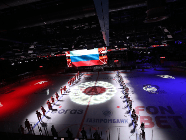 
        «У нас было много моментов, не удавалось их реализовать». Хохлачёв и Хартли после третьего матча серии с «Автомобилистом»
      