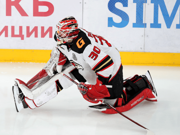 
        Решающий гол Белоусова за минуту до сирены. «Авангард» уступил «Автомобилисту» в третьем матче серии
      