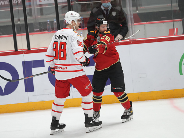 
        Прошли первый раунд плей-офф! «Авангард» победил «Автомобилист» в пятом матче серии
      