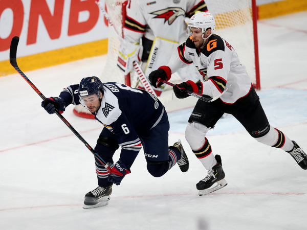 «Очень хорошо играли по системе, бились, блокировали броски». Комаров и Хартли после победы в третьем матче серии с «Металлургом»
«Очень хорошо играли по системе, бились, блокировали броски». Комаров и Хартли после победы в третьем матче серии с «Металлургом»