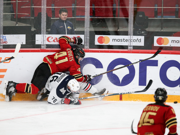 «После таких овертаймов на два года стареешь». Хартли, Шарипзянов и Толчинский после 2 матча 1/2 финала (ВИДЕО)
«После таких овертаймов на два года стареешь». Хартли, Шарипзянов и Толчинский после 2 матча 1/2 финала (ВИДЕО)